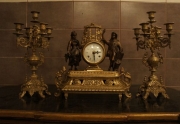 Senovinis laikrodis su zvakidemis